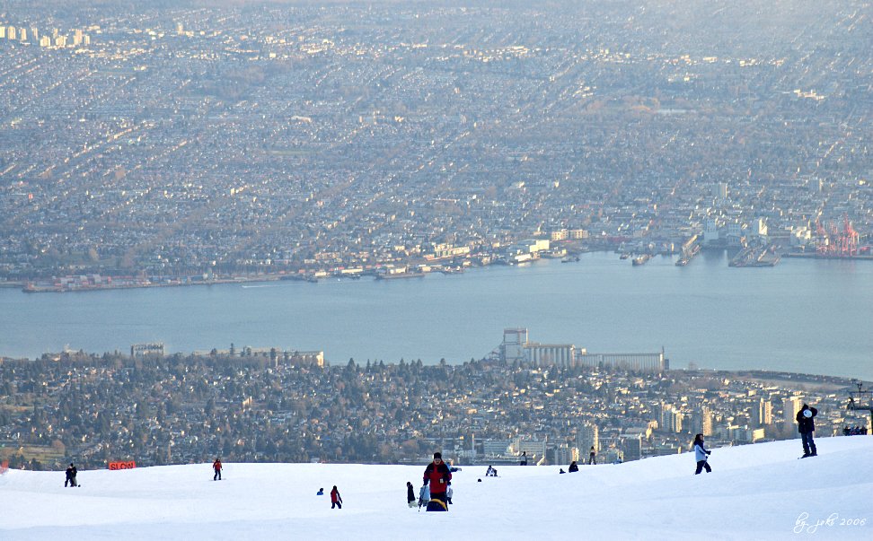 [view+from+grouse+mountain.jpg]