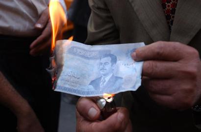 [Saddam+captured+-+currency.jpg]