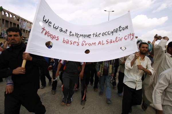 [Iraqis+protest+US+presence+in+Sadr+City.jpg]