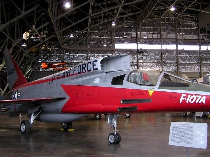 [22_+Aviation_Museum.jpg]