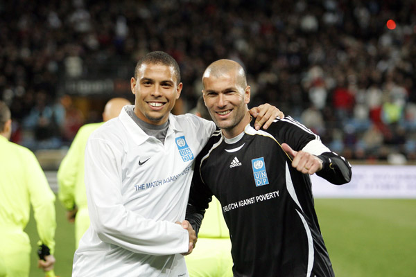 [Ronaldo+and+Zinedin+Zidane.jpg]