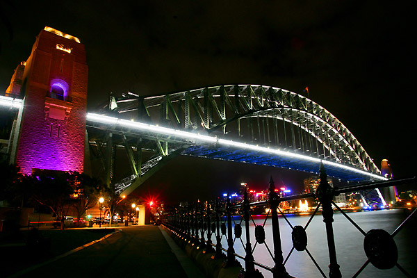 [Sydney_Harbour_Bridge08.jpg]
