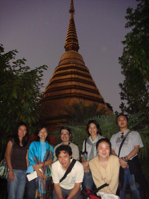 [with+group+in+Chiang+rai.jpg]