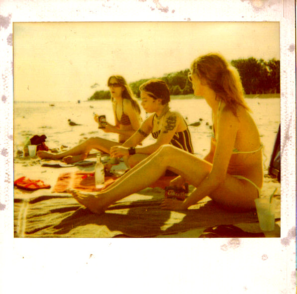[beach_with_old_poloroid_by_foetuscide.jpg]