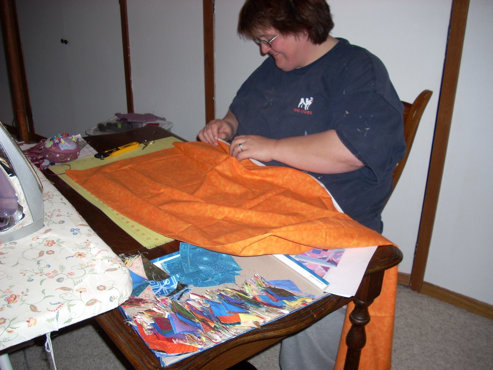 [Kathy+working+on+Orange+Crush,+May+2008+(4).jpg]