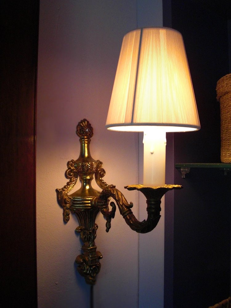 [Bedroom_lamp3.jpg]