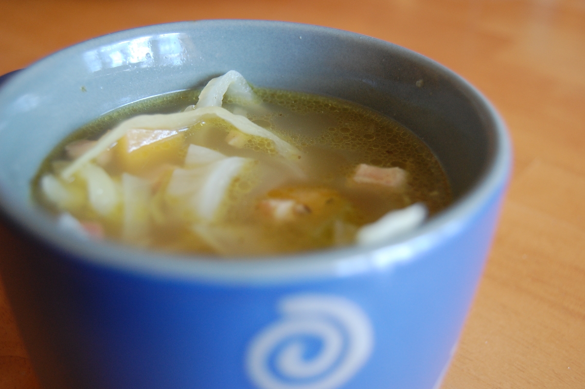[soupe+chou+lardons+réduit.JPG]