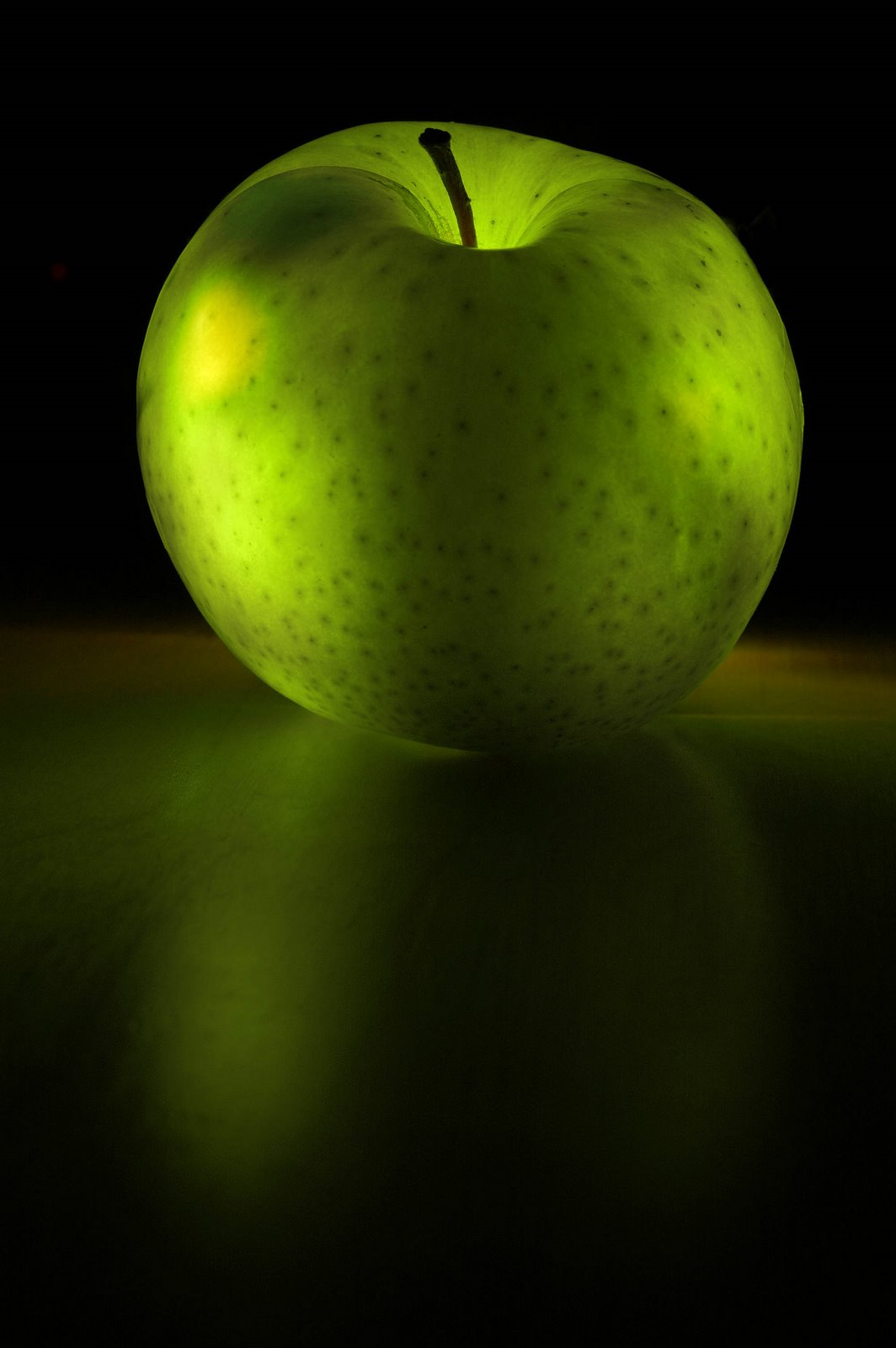 [Glowing+apple.jpg]