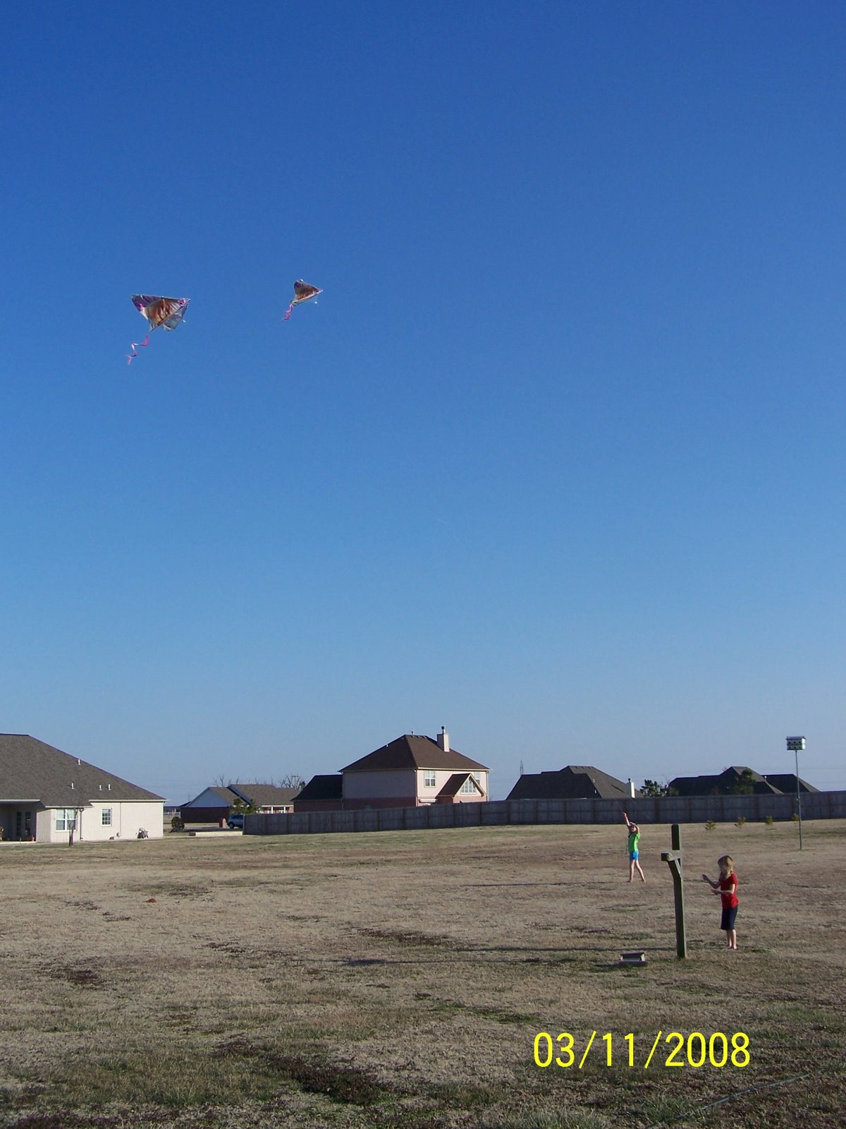 [flying+kites+03_08.jpg]