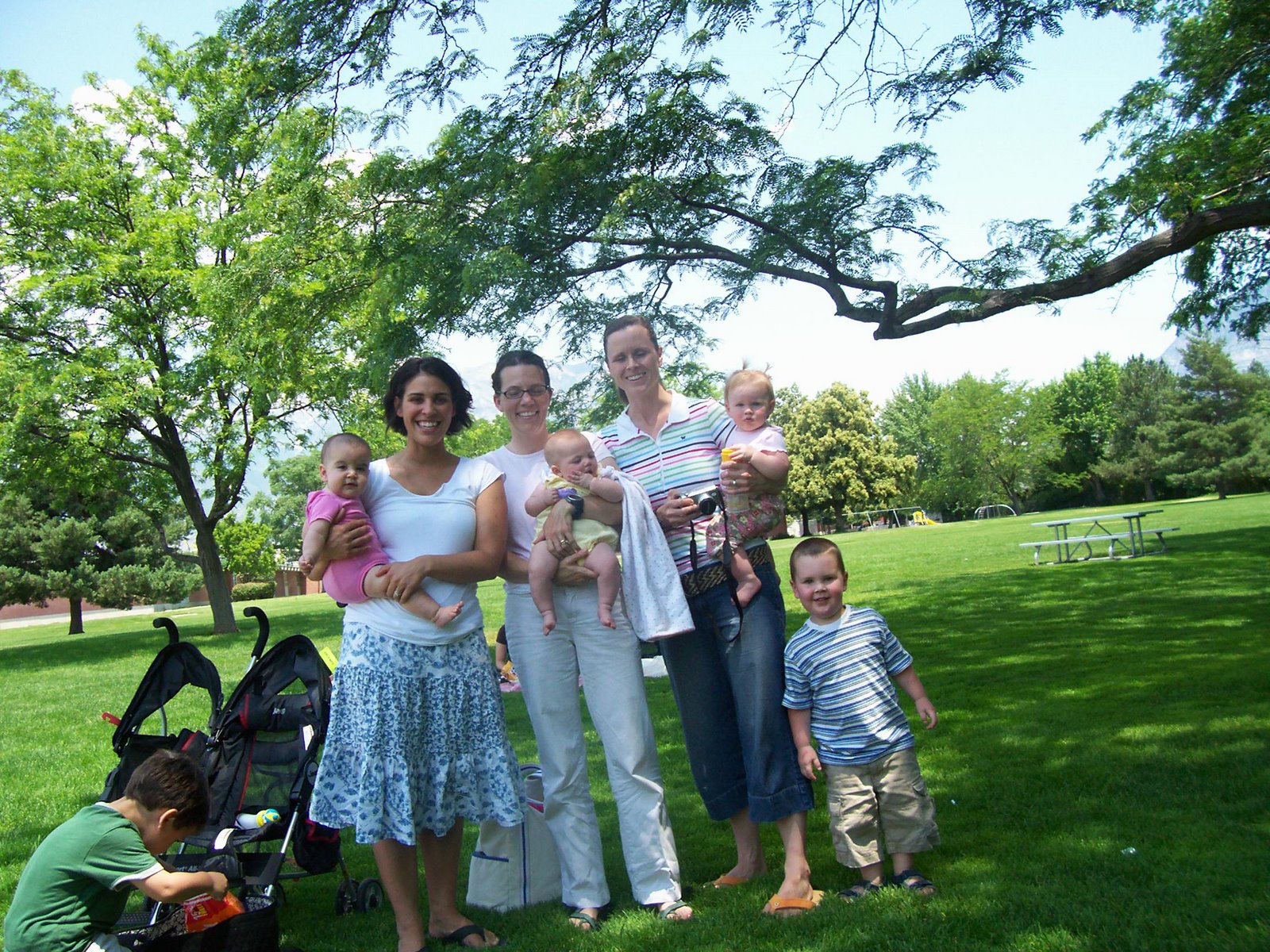 [Estrada+Family+July+2006+1165.jpg]
