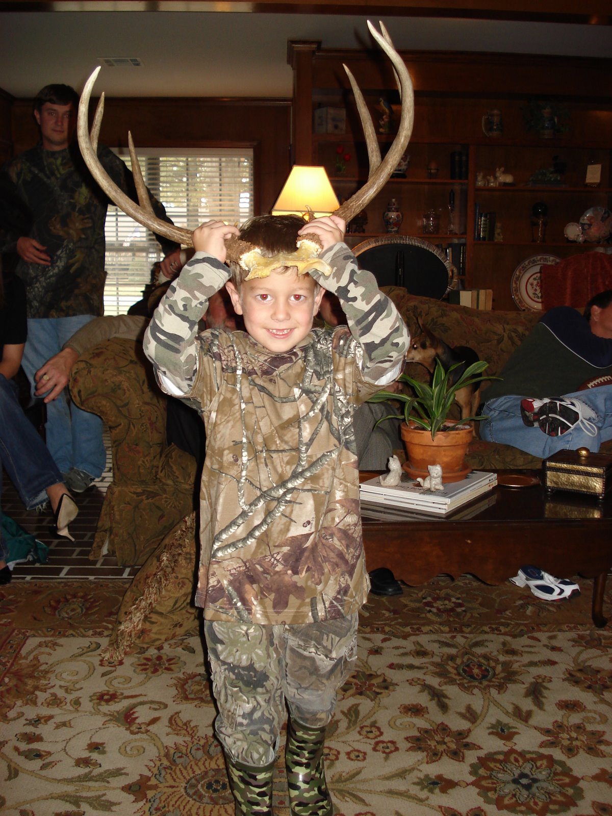 [Brandon+with+deer+horns.JPG]
