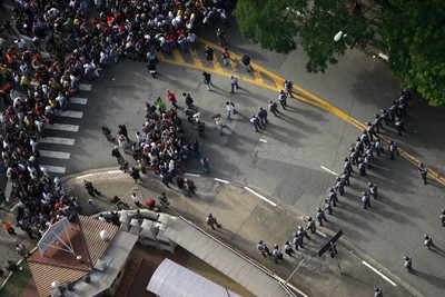 [estudantes+USP+e+Policia+Militar.jpg]