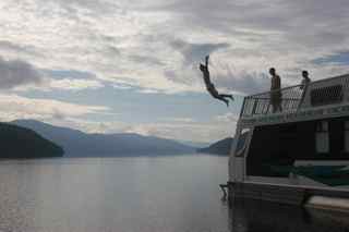 [jumping+off+the+houseboat.jpg]