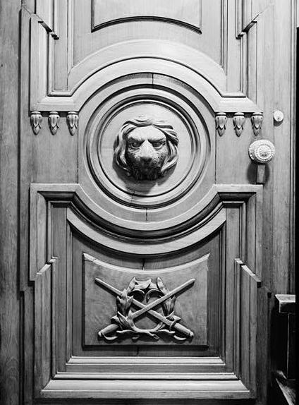 [lions+head+door+(2).jpg]