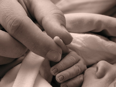 [Baby_newborn_fingers_love_mother.JPG]