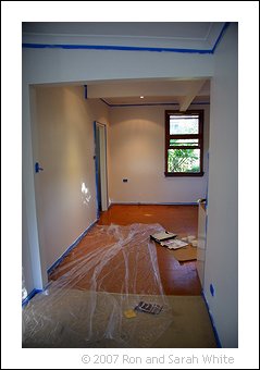 [2007-06-03+Painting+The+White+House+16+resized.jpg]