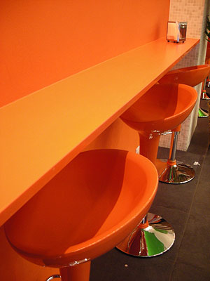 [yolato_orange_stools.jpg]