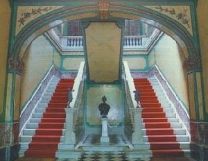 Escalinatas alfombradas en el palacio cruz e souza, escultura y decoraciones varias.