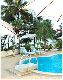 TriTrang beach resort pool