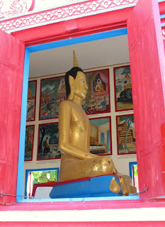 Buddha at Wat Sawang Arom