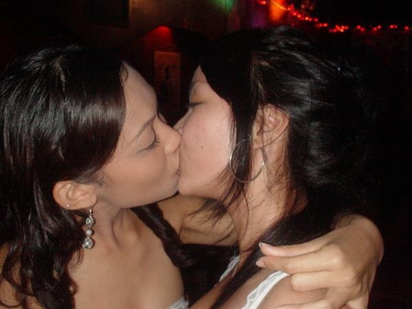 lesbian time kissing Real first
