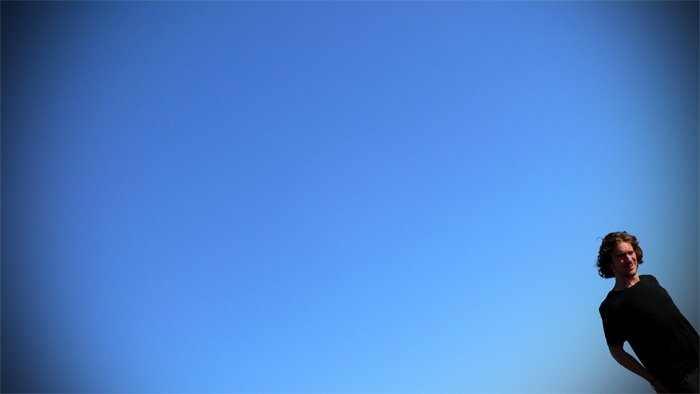 [web+tom+blue+sky.jpg]