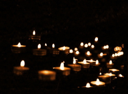 [brown_saturated_votives_in_notre_dame_4.jpg]